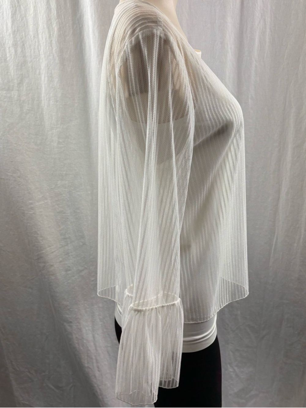 Babaton Humbert Blouse in white from Aritzia L - Picture 8 of 11